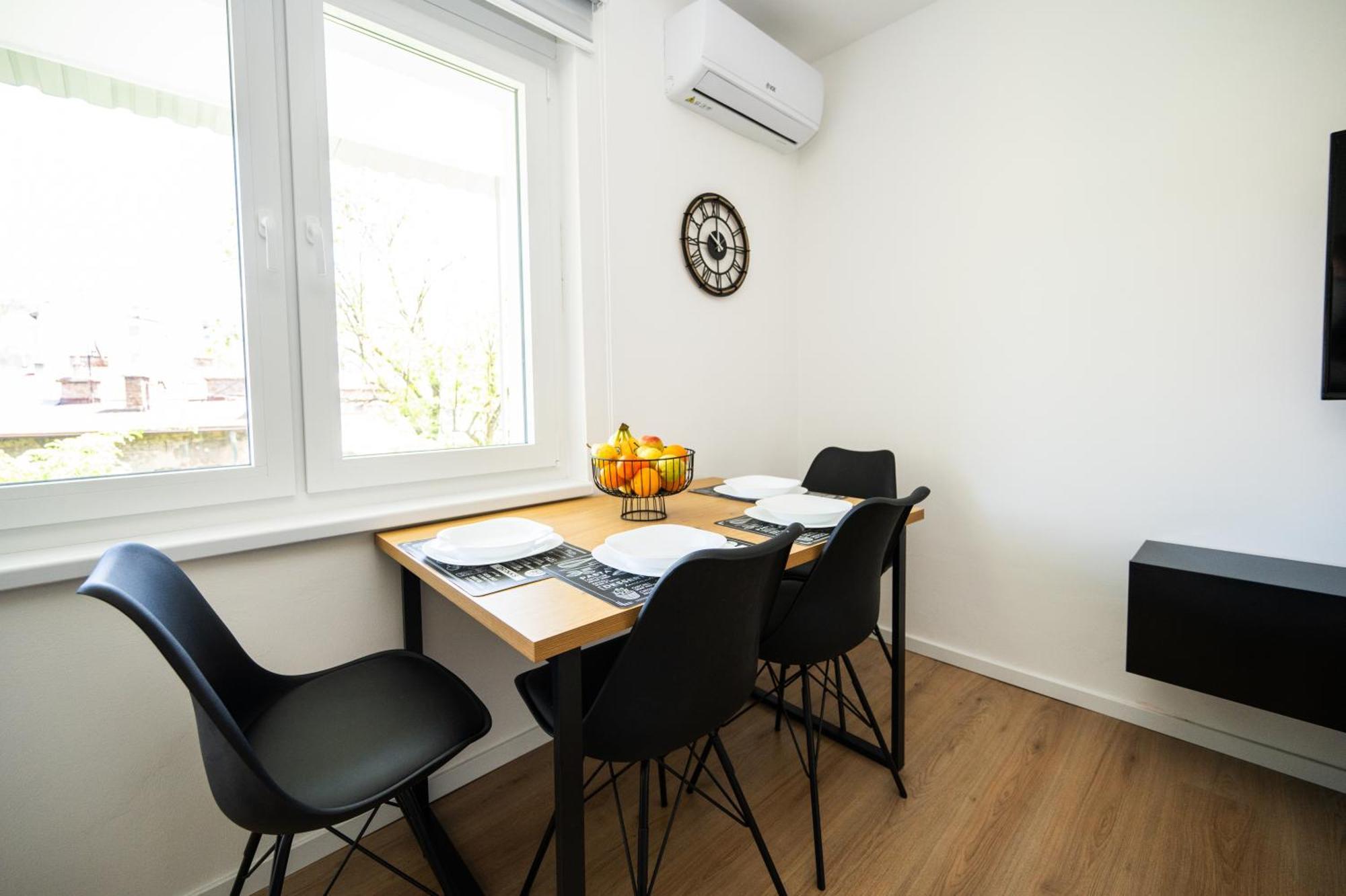 Bright 2Bdr Apartment With Balcony - Free Parking سراييفو المظهر الخارجي الصورة