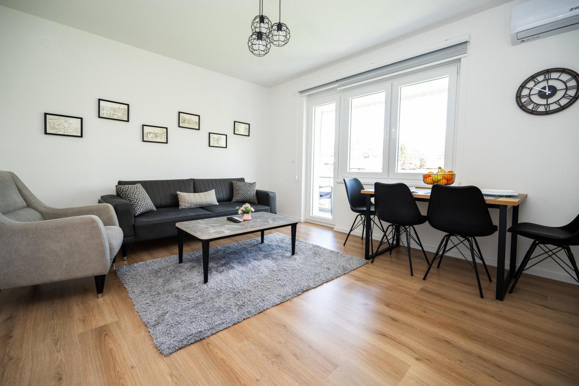 Bright 2Bdr Apartment With Balcony - Free Parking سراييفو المظهر الخارجي الصورة